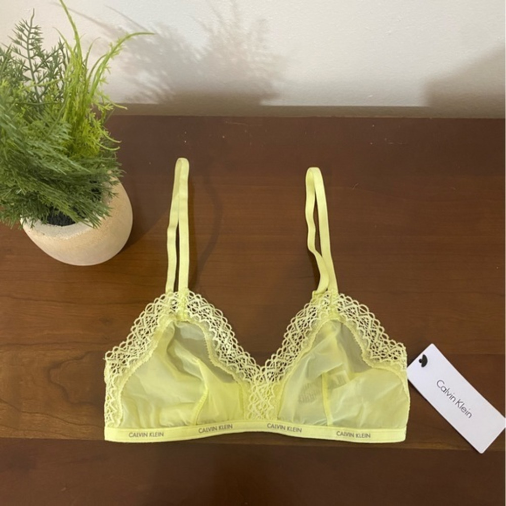 Brand‎ New Calvin Klein Peekaboo Bra